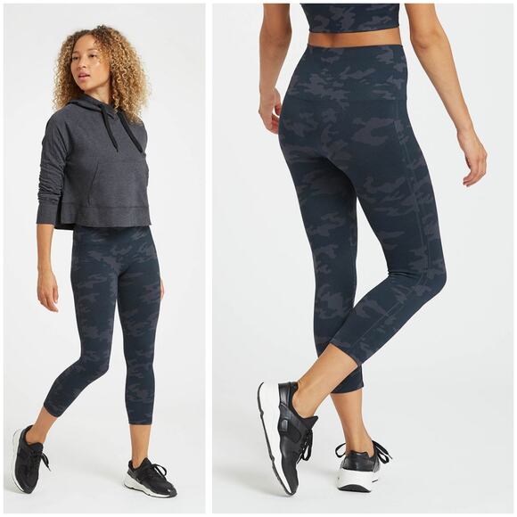 Spanx Women's Look at Me Now Seamless Cropped Leggings Size Large Black Camo - Picture 1 of 7